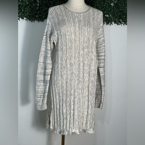 J. Jill Sweaters - J.Jill Cream Cotton Grey Button Back Sweater With Fringe Tunic Size Medium